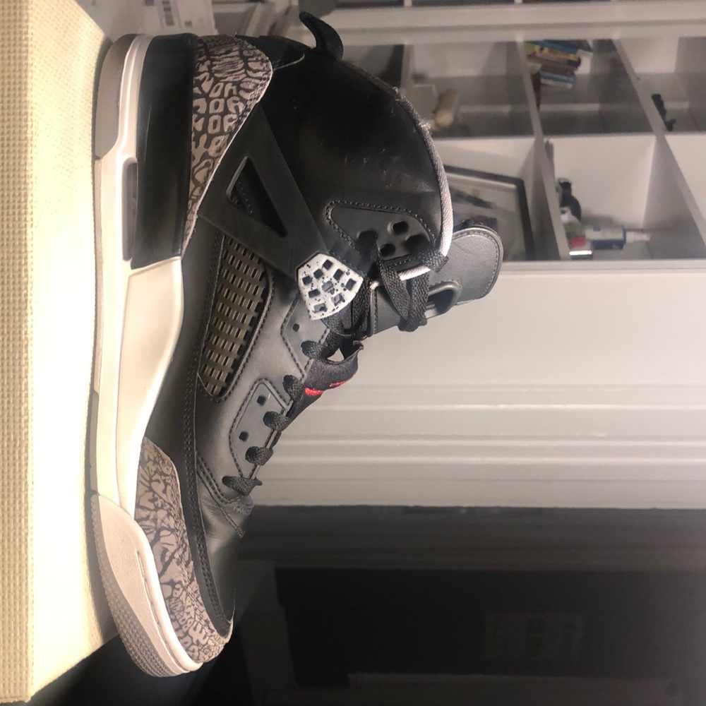 Jordan Spizike “Black”
